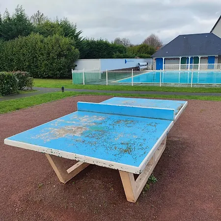 Privee Les Ла-Ривьер-Сен-Совёр